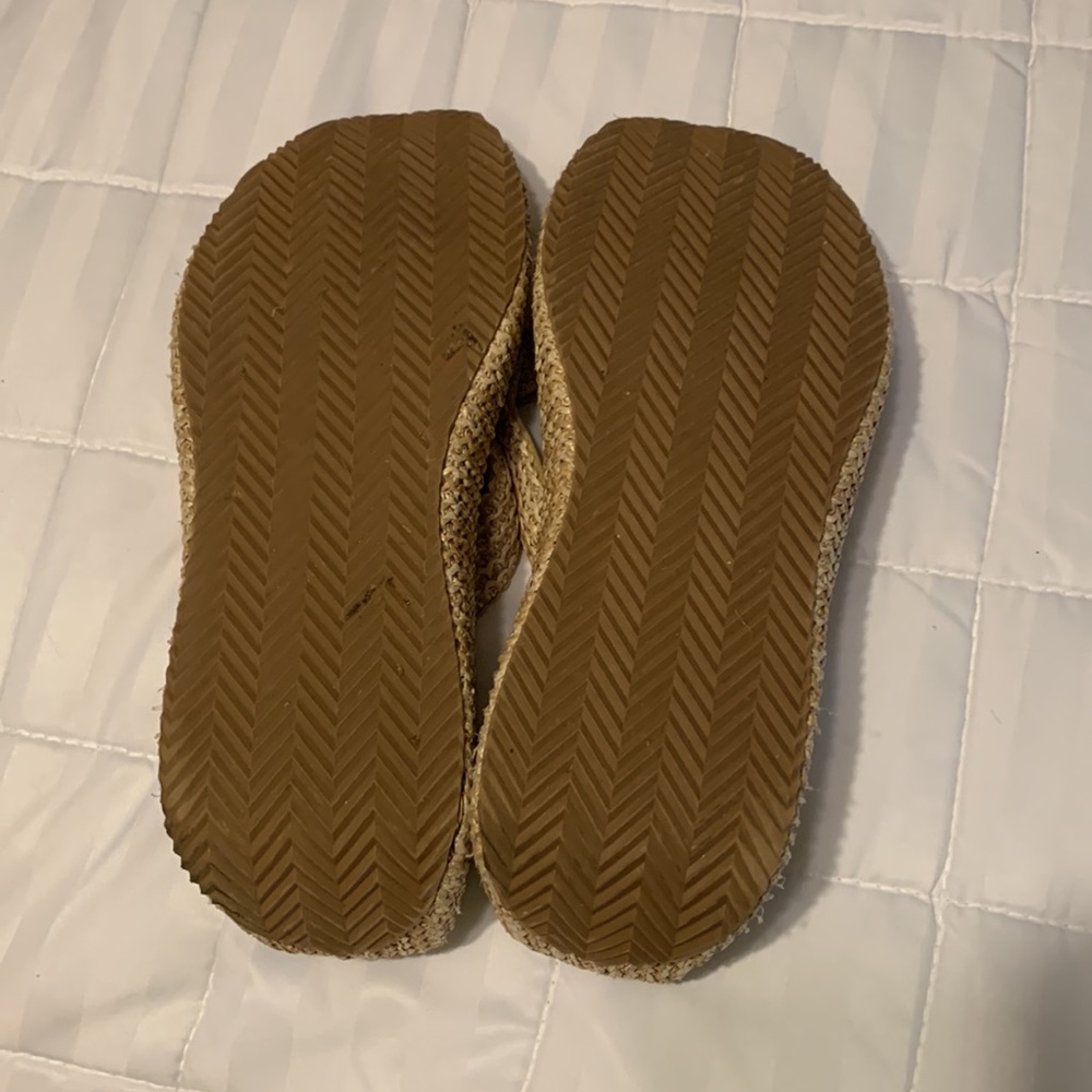 Sandals - Picture 2 of 4